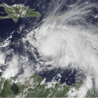 Huracán ‘Matthew’ sube a categoría cuatro