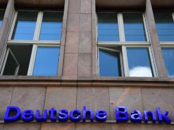 Los problemas del banco alemán se suman a la volatilidad en los mercados frente al proceso electoral de EU. AFP / T. Schwarz