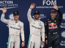 Hamilton y Rosberg arrancarán desde la primera fila; Max Verstappen lo hará en la segunda línea. AFP / P. Ugarte