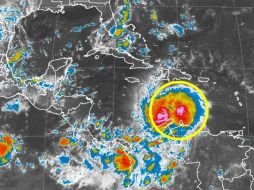 De acuerdo con el pronóstico, este domingo disminuirá a categoría tres, a mil 420 kilómetros al este-sureste de Cancún, Quintana Roo. ESPECIAL / smn.conagua.gob.mx