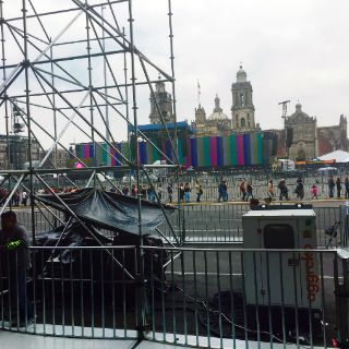 Policías vigilan el Zócalo por concierto de Roger Waters