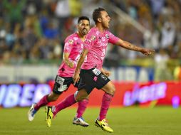 Luis Montes celebra su gol al minuto 44. MEXSPORT / I. Ortiz