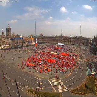 Marcha por el 2 de octubre ingresa al Zócalo capitalino
