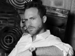 Erik aborda esta obra de teatro de la mano de su novia lo que da como resultado una buena química en el escenario. ESPECIAL /