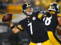 El mariscal de campo Ben Roethlisberger durante uno de los lanzamientos. AFP / K. Aller