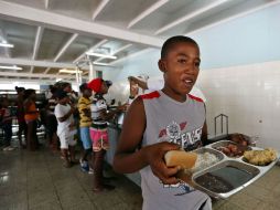 Alrededor de 20 mil personas se encuentran en centros de albergues ante la llegada de ‘Matthew’. EFE / A. Ernesto