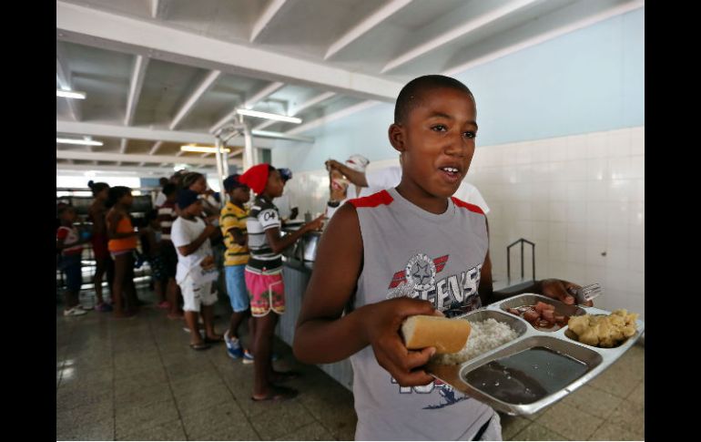 Alrededor de 20 mil personas se encuentran en centros de albergues ante la llegada de ‘Matthew’. EFE / A. Ernesto