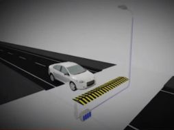 El 'tope' vehicular genera energía eléctrica para abastecer de batería a teléfonos móviles, computadoras portátiles y tabletas. ESPECIAL /
