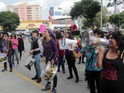 Después de que aparecieran muertas tres mujeres el fin de semana, el grupo realizó la manifestación. SUN / O. Contreras