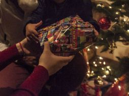 Entre los regalos hechos a mano destacan libretas de scrapbooking, joyería y ropa o complementos. EL INFORMADOR / ARCHIVO