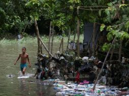 Se espera que 'Matthew', con vientos máximos sostenidos de 230 kilómetros por hora, descargue su furia sobre Cuba esta tarde. EFE / R. Reed