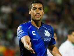 Los seguidores rojiblancos le recordaron a Araujo su parado en el Rebaño. MEXSPORT / ARCHIVO