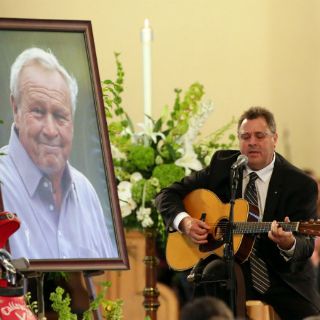 Miles se reúnen para despedirse de Arnold Palmer