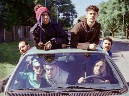 Julio y agosto define su estilo como un hibrido entre rock eléctrico y acústico. FACEBOOK / julioandagosto