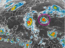''Nicole'' se encuentra a 555 kilómetros al sur de las Bermudas y a 995 kilómetros al norte de San Juan, la capital de Puerto Rico. TWITTER / @conagua_clima