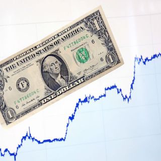Dólar cierra hasta en 19.66 pesos en bancos capitalinos