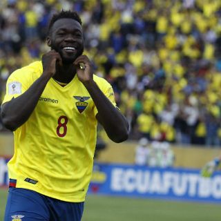 Ecuador golea a Chile en eliminatorias mundialistas