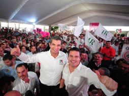 Aristóteles Sandoval Díaz acompaña a Enrique Ochoa Reza en su visita a Jalisco. TWITTER / @EnriqueOchoaR