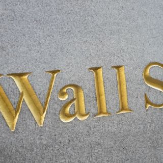 Wall Street cierra a la baja