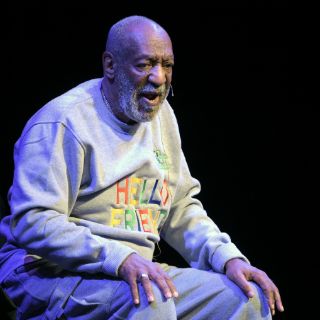 Actriz pide a tribunal que restablezca demanda contra Cosby