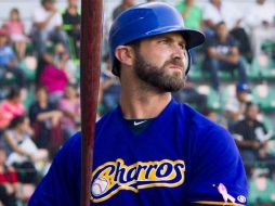 Sean Healton en la caja de bateo durante el juego de ayer de los Charros de Jalisco frente a la Selección de Lagos de Moreno. FACEBOOK / CharrosBeisbolOficial