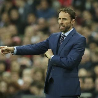 Inglaterra triunfa en debut de Gareth Southgate