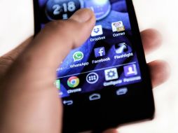 Algunas recomendaciones para ahorrar datos es desactivar la descarga y reproducción de fotos y videos en Whatsapp y Facebook. EL INFORMADOR / ARCHIVO