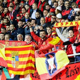 España se impone en Albania