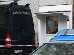Un cordón de seguridad rodea una casa en Chemnitz, donde se hallaron sustancias explosivas. AP / H. Schmidt