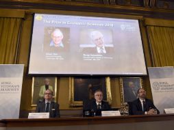 Los ganadores recibirán el próximo 10 de diciembre una medalla de oro, un diploma y ocho millones de coronas suecas. AP / S. Stjernkvist