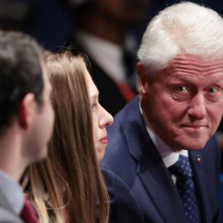 WikiLeaks difunde nuevos correos sobre campaña de Clinton