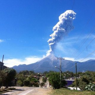 Colima atiende emergencia por actividad del Volcán de Fuego