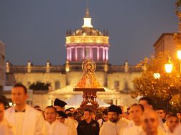 'Alabemos a María, Madre de Dios', fue el canto unánime de fieles cuando la Virgen de Zapopan pisó las tapias del altar. EL INFORMADOR / F. Atilano