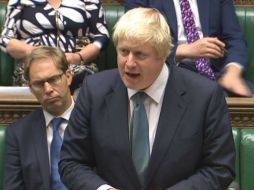 Boris Johnson advirtió ayer a Rusia de que se arriesga a convertirse en una 'nación paria' por su papel en Siria. AP /
