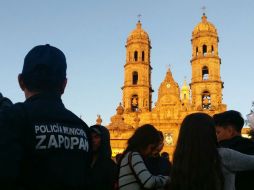 En Plaza Juan Pablo II, miles de fieles esperan el arribo de la imagen de la Virgen de la Expectación de Zapopan. TWITTER / @PoliciaZapopan