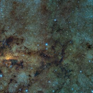 Hallan estrellas antiguas en el corazón de la Vía Láctea