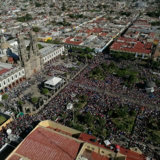 Cardenal Robles pide a jóvenes formar sociedad justa
