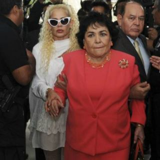 Niurka y Carmen Salinas demandan a Laura Zapata