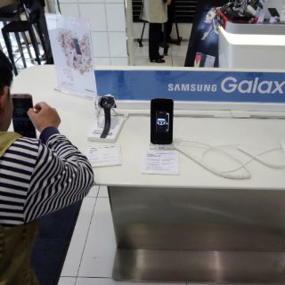 Samsung intenta frenar crisis mundial con descuentos
