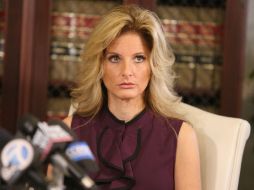 Summer Zervos dijo que Trump comenzó a besarla y tocarla agresivamente durante una cena en 2007. AFP / F. Brown