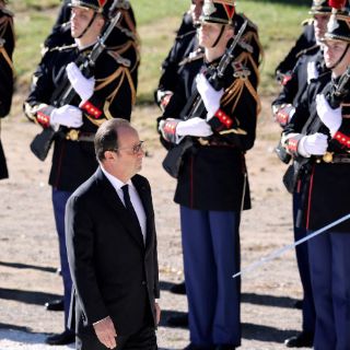 Hollande encabeza homenaje a víctimas de atentado en Niza