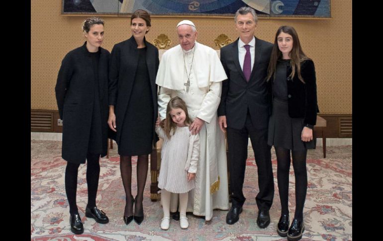 Acompañan a Macri su esposa Julia Awada, la hija de ambos, Antonia; la hija de ella, Valentina y Augusta la hija mayor de él. ESPECIAL /
