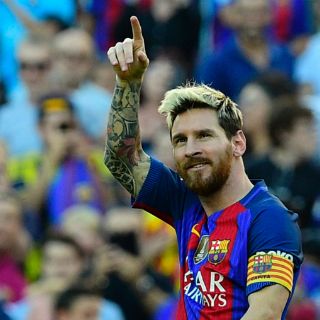 Messi y contribuye a goleada del Barcelona sobre Depor