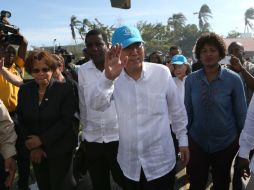 Ban Ki-moon visitó las zonas más afectadas de Haití tras el paso del huracán 'Matthew'. EFE / O. Barría