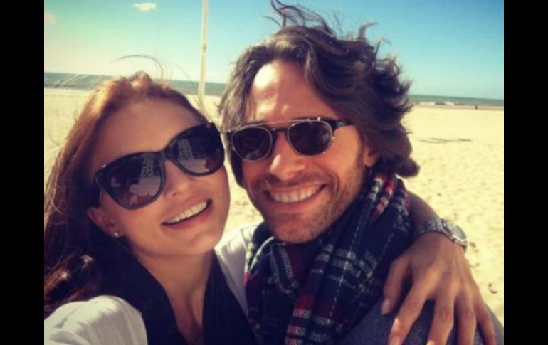 'Me haces tan feliz #11:11 te amo @sebastianrulli mi cielo', escribe la famosa para acompañar la imagen. INSTAGRAM / angeliqueboyer