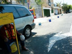 Obstáculos cerca del Estadio Jalisco. Actividades culturales y deportivas abonan al crecimiento de los apartalugares. EL INFORMADOR / ARCHIVO