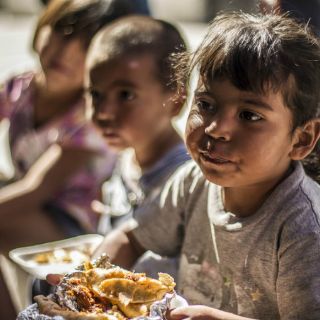 Pobreza extrema se reduce en América Latina: Banco Mundial