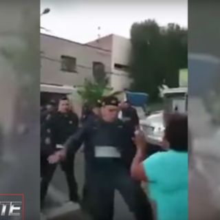 Policías capitalinos golpean a mujeres al oponerse a detención