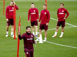 Una victoria para los ''Colchoneros'' de Diego Simeone, agrandaría a nueve su cuenta en el grupo D de la Liga de Campeones. EFE / S. Barrenechea
