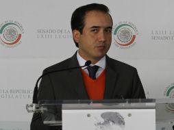 El senador Fernando Yunes confía en que la PGR ejecute la orden de aprehensión cuanto antes contra Duarte de Ochoa. SUN / ARCHIVO